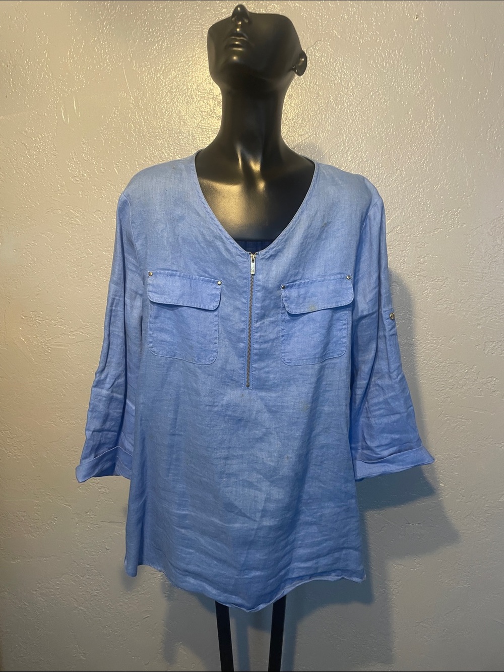 Light Blue Linen Zip-Front Tunic Top linen ( no label)